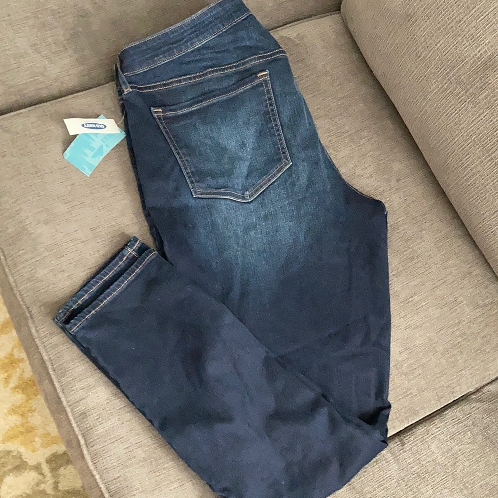 Old Navy Rockstar skinny jeans - NEW